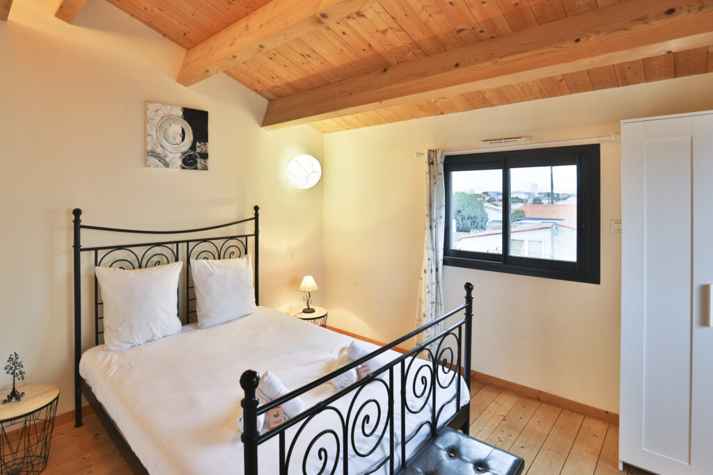 Jolie maison entre commerces et plage — photo 3