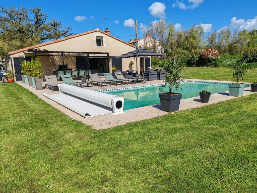 Grange de charme avec piscine et jardin à quelques minutes de la plage — photo 7
