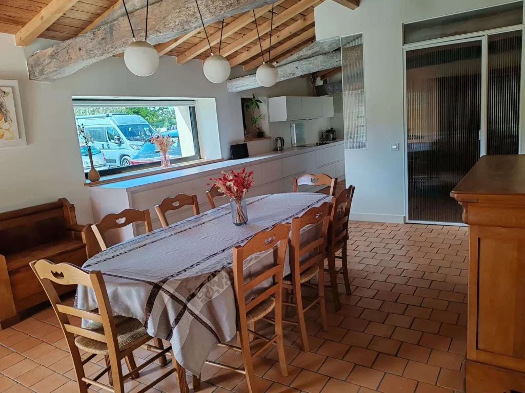 Grange de charme avec piscine et jardin à quelques minutes de la plage — photo 17