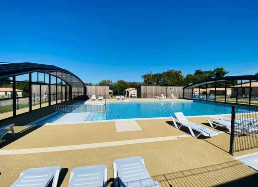 Chalet 56 m² climatisé avec piscine (animaux acceptés) jardin clôturé — photo 10