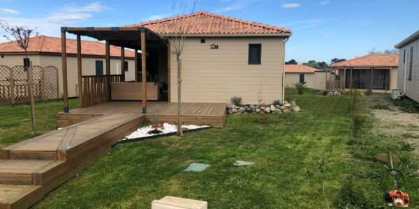 Chalet 56 m² climatisé avec piscine (animaux acceptés)