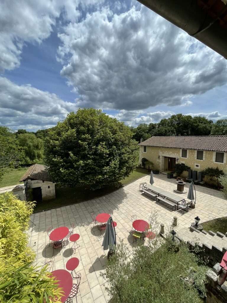 Maison 4 à 6 personnes au milieu des chevaux — photo 26