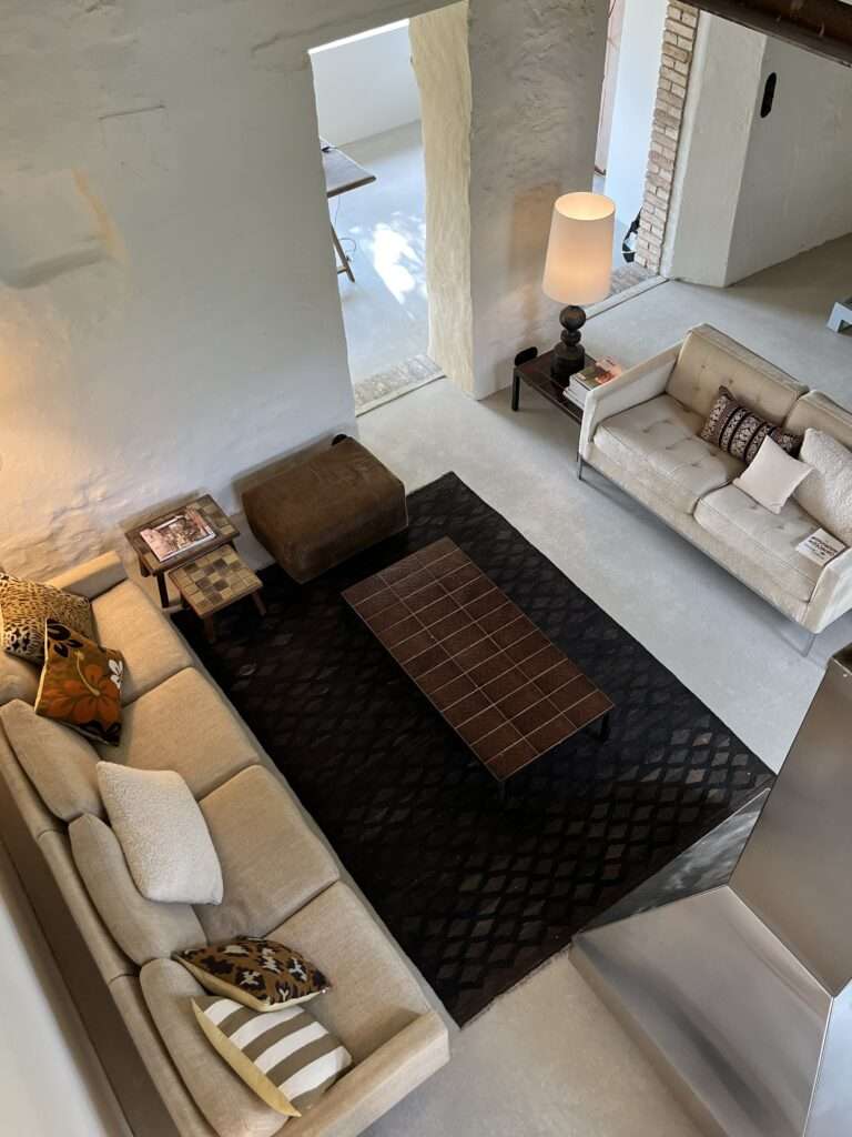 Charmante maison de campagne à l’intérieur contemporain — photo 11