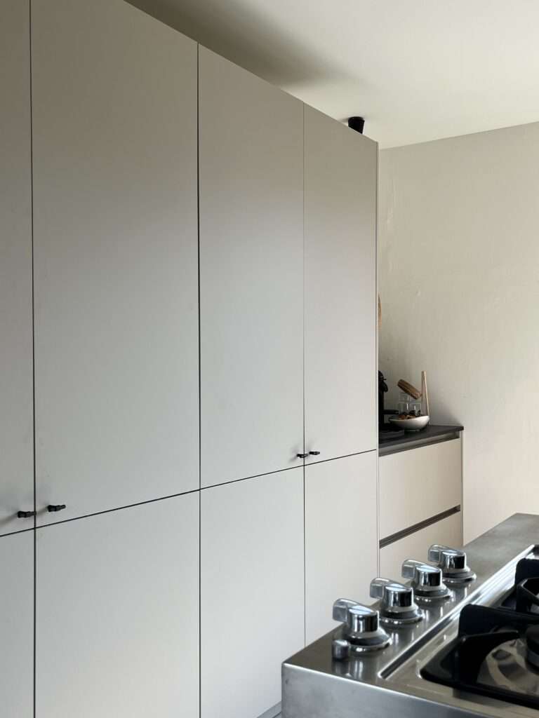 Charmante maison de campagne à l’intérieur contemporain — photo 10