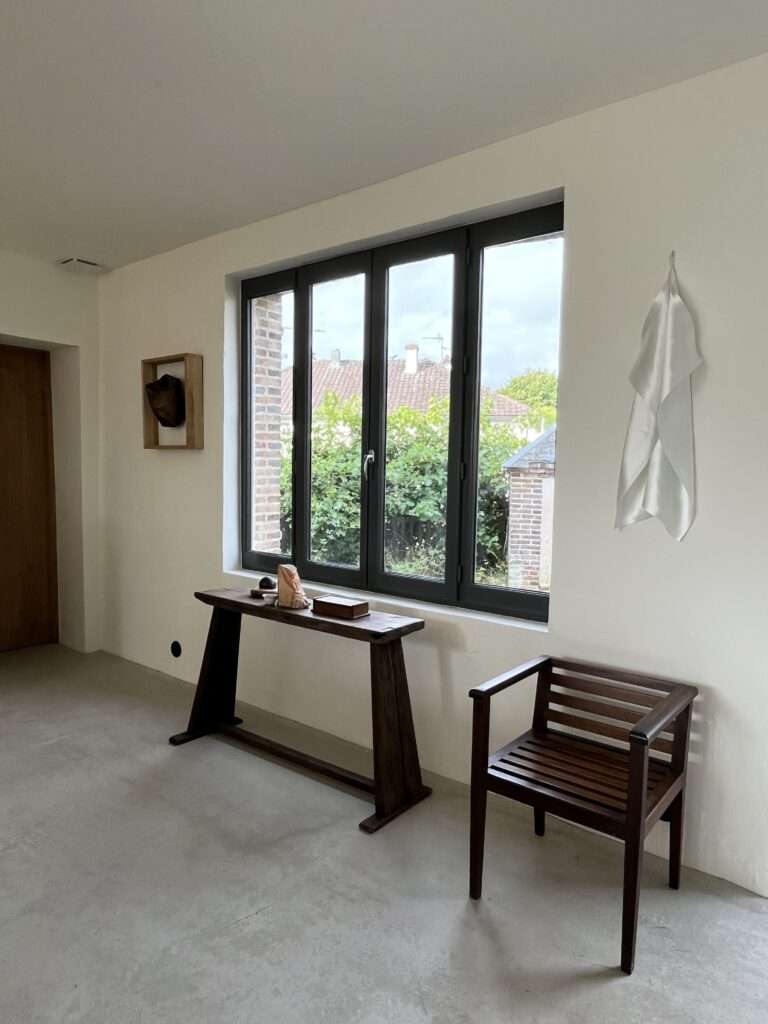 Charmante maison de campagne à l’intérieur contemporain — photo 9