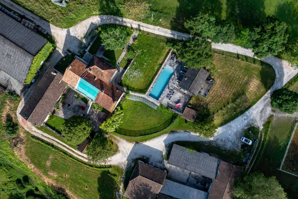 Maison 4 à 6 personnes au milieu des chevaux — photo 27