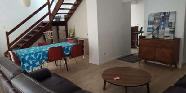Maison de ville + cour privative