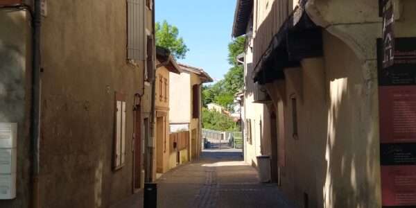 Maison de ville + cour privative