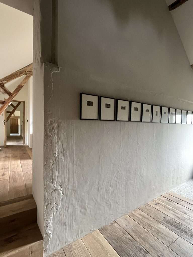 Charmante maison de campagne à l’intérieur contemporain — photo 12