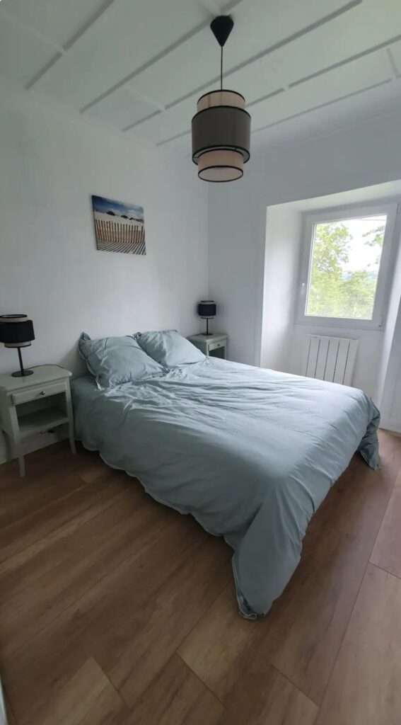Furnished house of 120 m² in Alleuze – Country house with exposed stone walls in Alleuze – photo 8