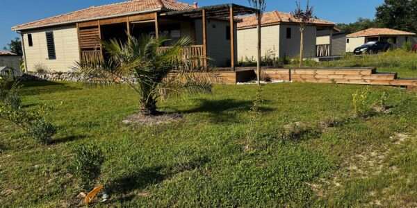 Chalet 56 m² climatisé avec piscine (animaux acceptés)