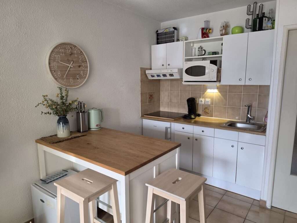 Furnished apartment of 37 m² in Calvi – Apartment near the port of Calvi with large terrace and sea view – photo 11