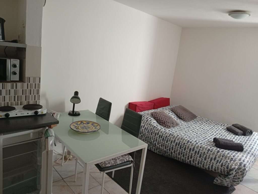 Appartement meublé de 24 m² à Sospel – Studio meublé à Sospel – 24 m² en centre-ville, proche gare – photo 3