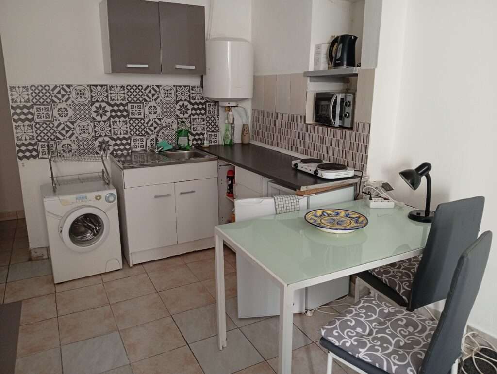 Appartement meublé de 24 m² à Sospel – Studio meublé à Sospel – 24 m² en centre-ville, proche gare – photo 4