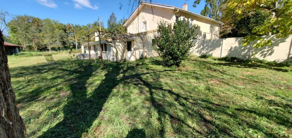 3-Bedroom House with Garden in Avensan, Near Winery d’Arsac — photo 5