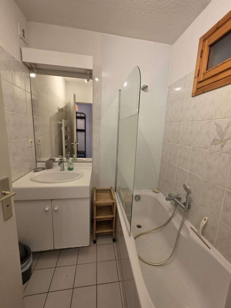 Furnished apartment of 37 m² in Calvi – Apartment near the port of Calvi with large terrace and sea view – photo 19