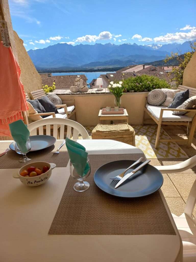 Furnished apartment of 37 m² in Calvi – Apartment near the port of Calvi with large terrace and sea view – photo 3