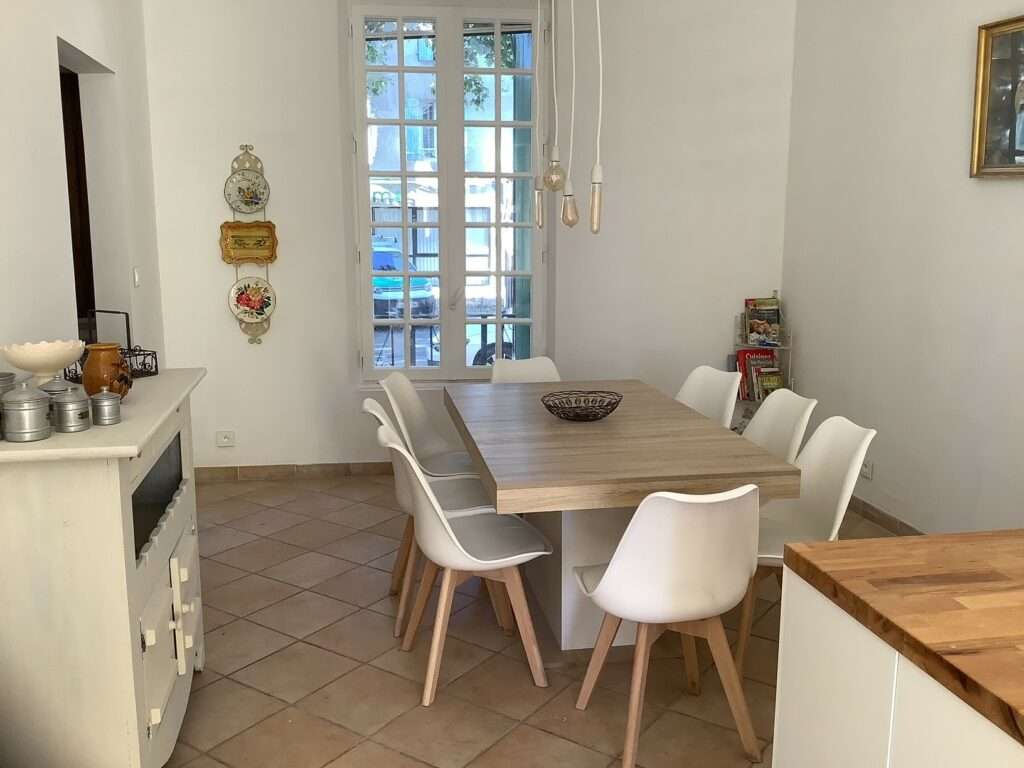 Furnished house of 180 m² in Montfrin – 4-Bedroom House with Pool and Garden in Montfrin – photo 15