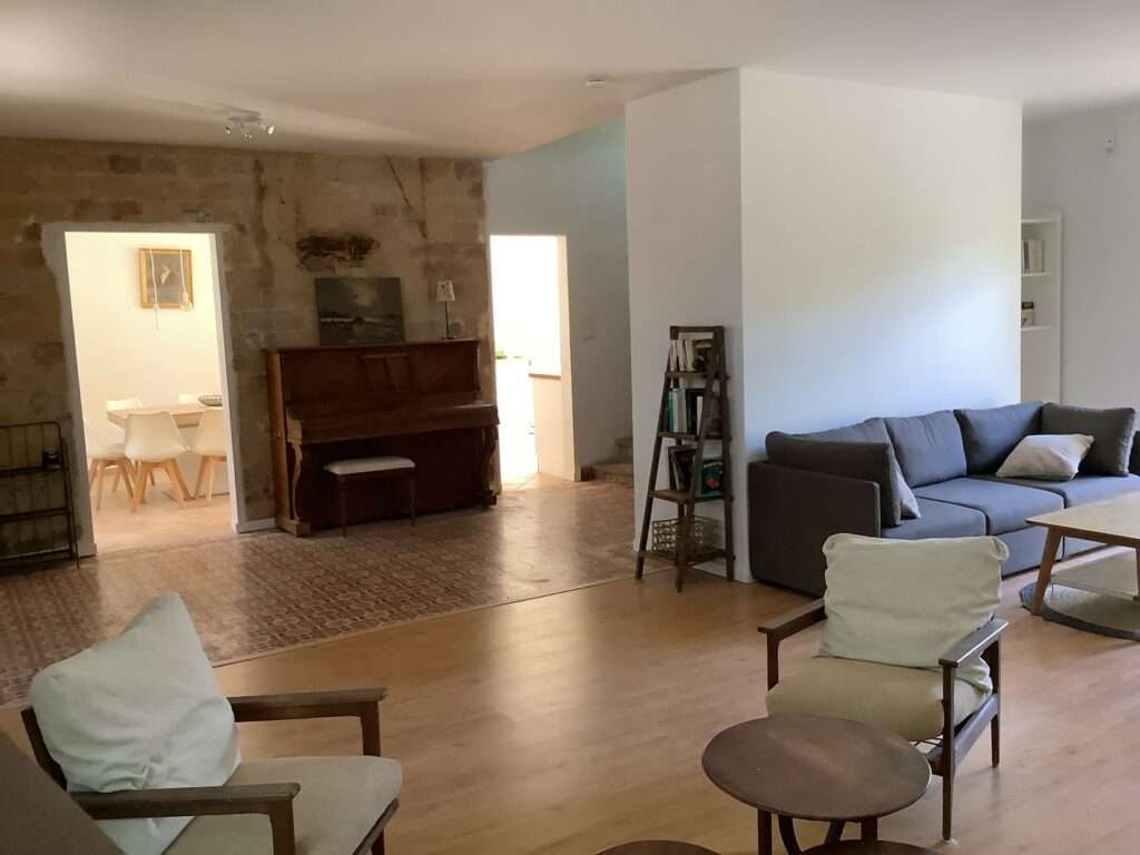Furnished house of 180 m² in Montfrin – 4-Bedroom House with Pool and Garden in Montfrin – photo 27