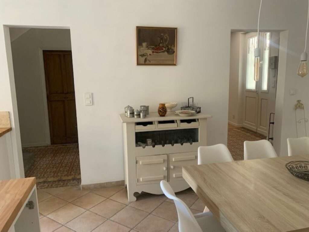 Furnished house of 180 m² in Montfrin – 4-Bedroom House with Pool and Garden in Montfrin – photo 16
