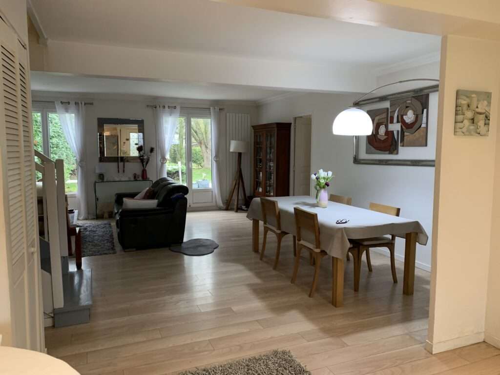 4-Bedroom Family House with Garden in Lésigny — photo 5