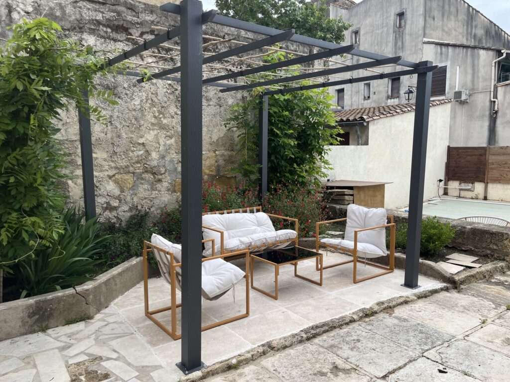 Furnished house of 180 m² in Montfrin – 4-Bedroom House with Pool and Garden in Montfrin – photo 10