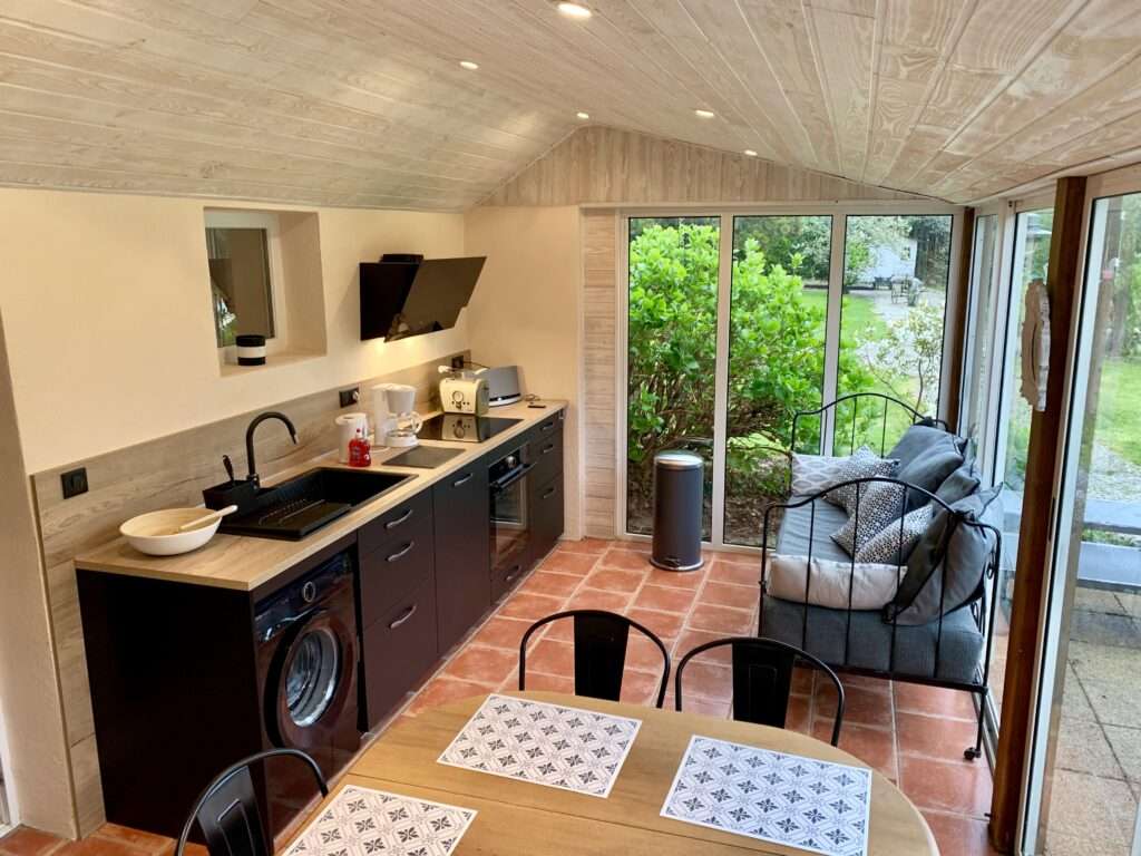Maison meublée de 70 m² à Gouesnach – Charmante petite maison au calme, proche des plages et commodités – photo 2