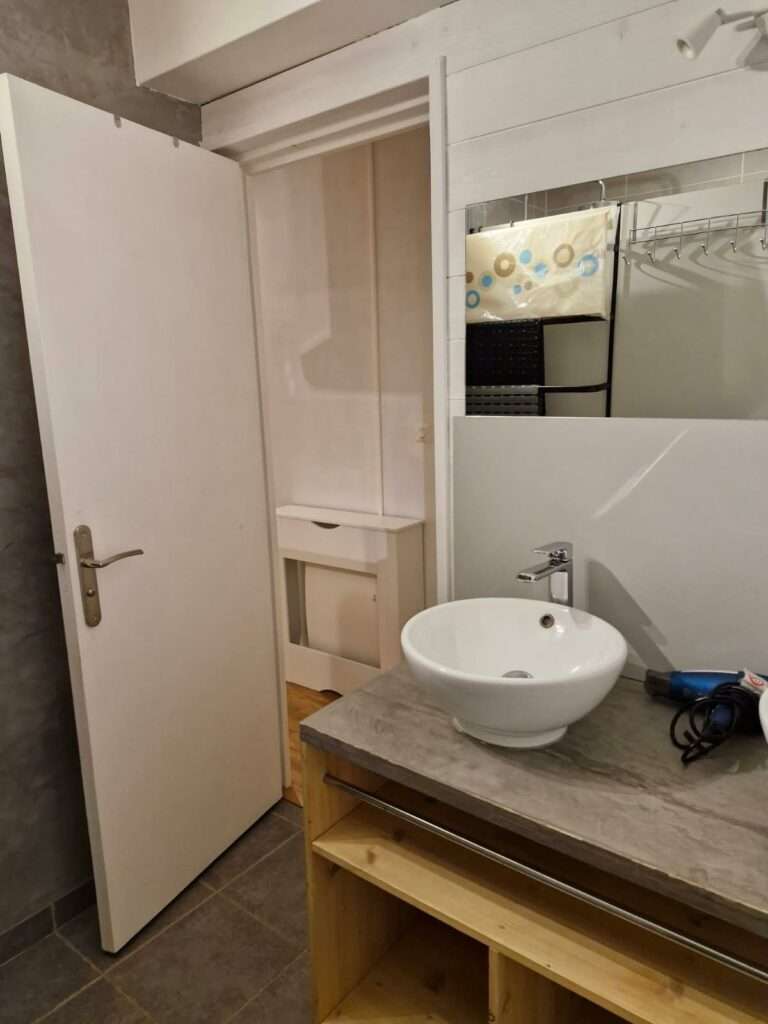 Furnished apartment of 40 m² in Besse-et-Saint-Anastaise – 40 m² apartment in Super Besse with terrace and parking – photo 7