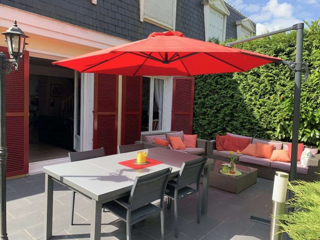 4-Bedroom Family House with Garden in Lésigny — photo 2