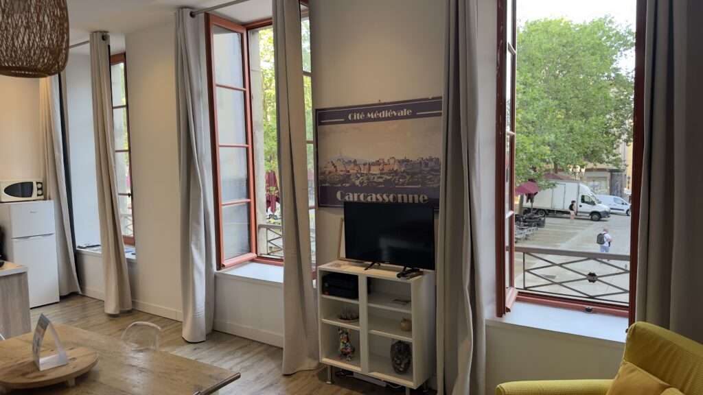 Furnished Flat on Main Square – Carcassonne City Centre — photo 10