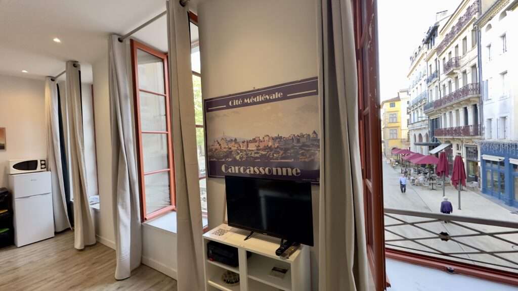 Furnished Flat on Main Square – Carcassonne City Centre — photo 6