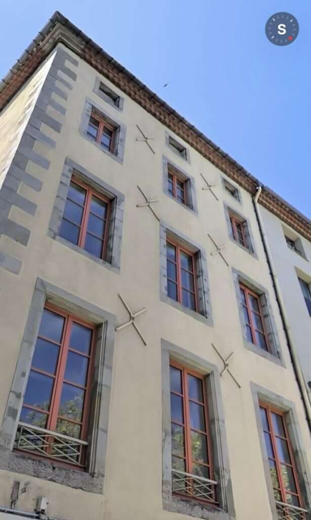 Furnished Flat on Main Square – Carcassonne City Centre — photo 4