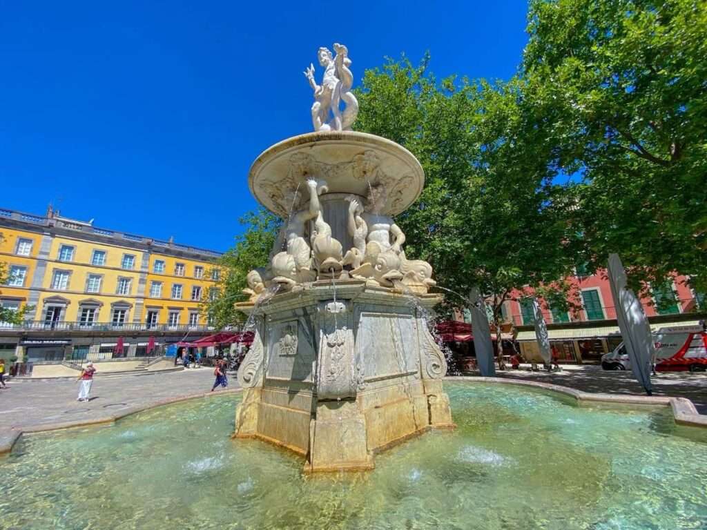 Furnished Flat on Main Square – Carcassonne City Centre — photo 2