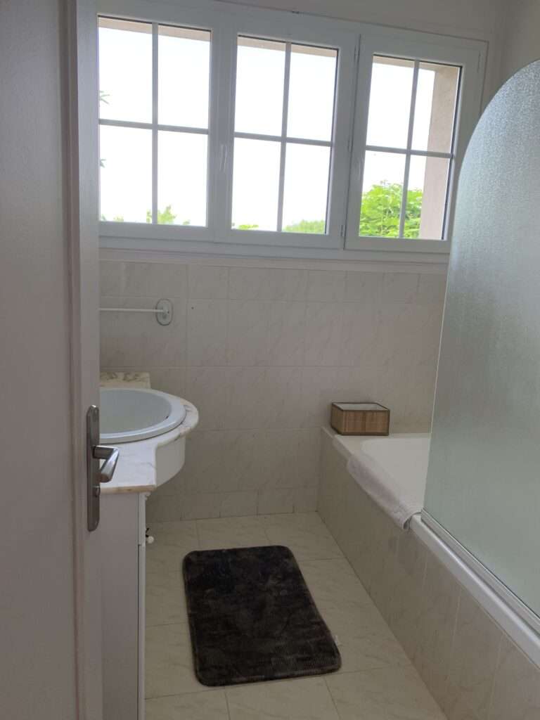 Maison meublée de 160 m² à Thenon – Maison en pierre avec grand jardin – photo 8