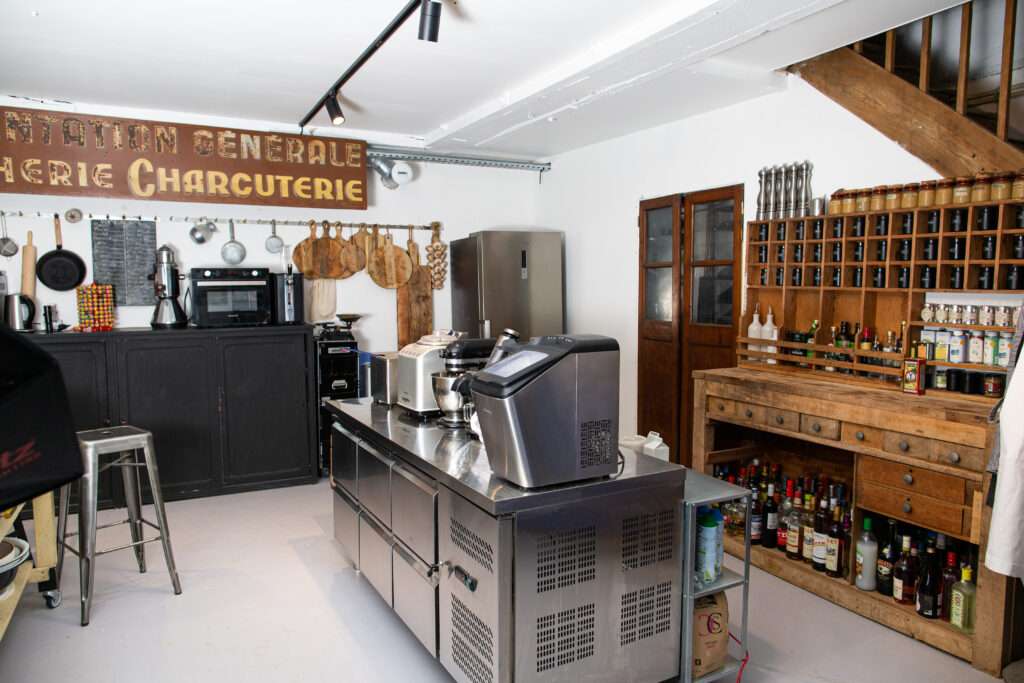 Renovated 14th Century Mill for 15 People – Mauzé-sur-le-Mignon — photo 13