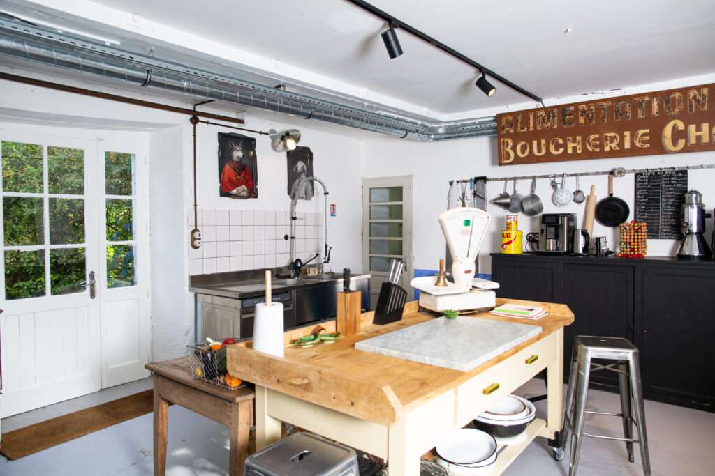 Renovated 14th Century Mill for 15 People – Mauzé-sur-le-Mignon — photo 12