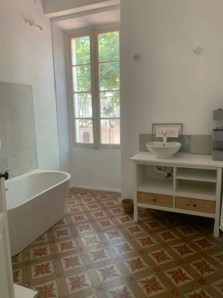 Furnished house of 180 m² in Montfrin – 4-Bedroom House with Pool and Garden in Montfrin – photo 40