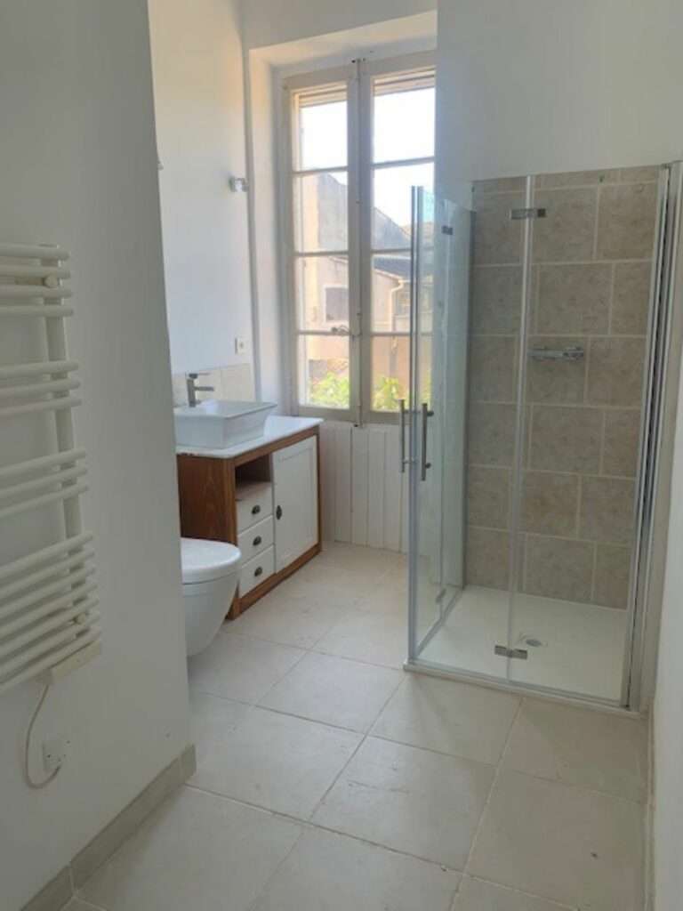 Furnished house of 180 m² in Montfrin – 4-Bedroom House with Pool and Garden in Montfrin – photo 42