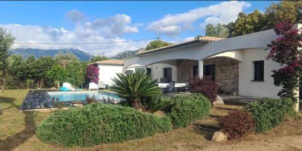 Villa Sainte-Lucie de Porto-Vecchio avec piscine