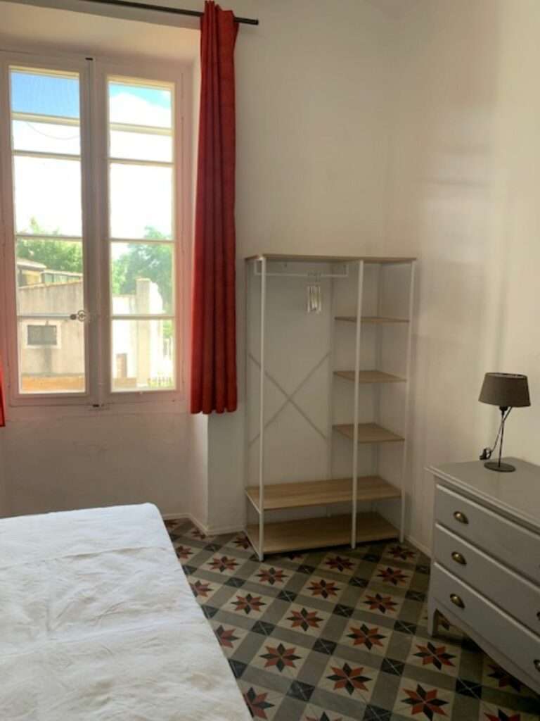 Furnished house of 180 m² in Montfrin – 4-Bedroom House with Pool and Garden in Montfrin – photo 33