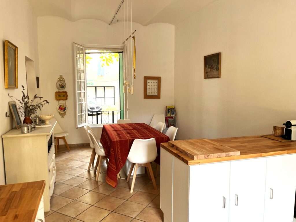 Furnished house of 180 m² in Montfrin – 4-Bedroom House with Pool and Garden in Montfrin – photo 17