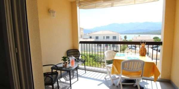 Studio dans le centre de Calvi avec terrasse et vue mer