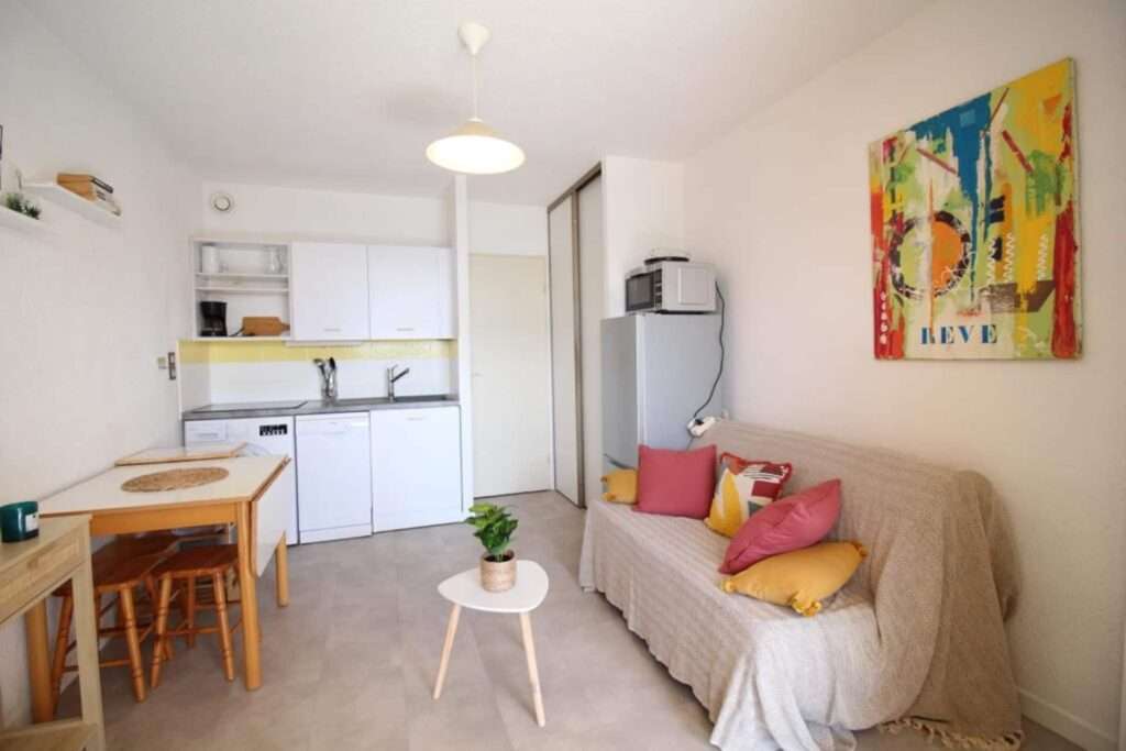 Studio dans le centre de Calvi avec terrasse et vue mer — photo 11