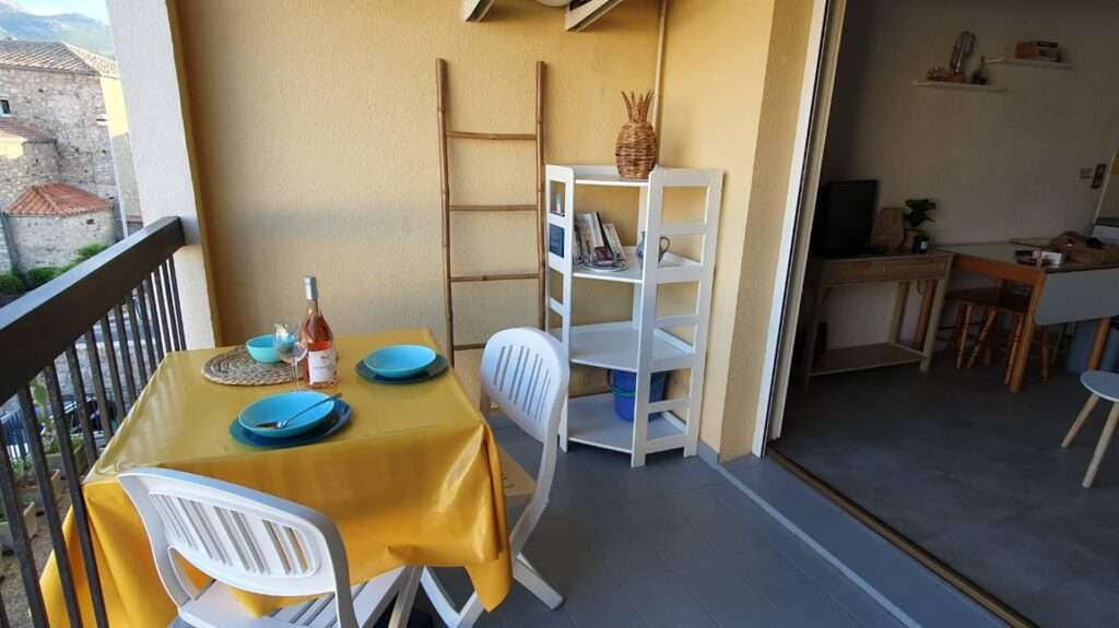 Studio dans le centre de Calvi avec terrasse et vue mer — photo 6
