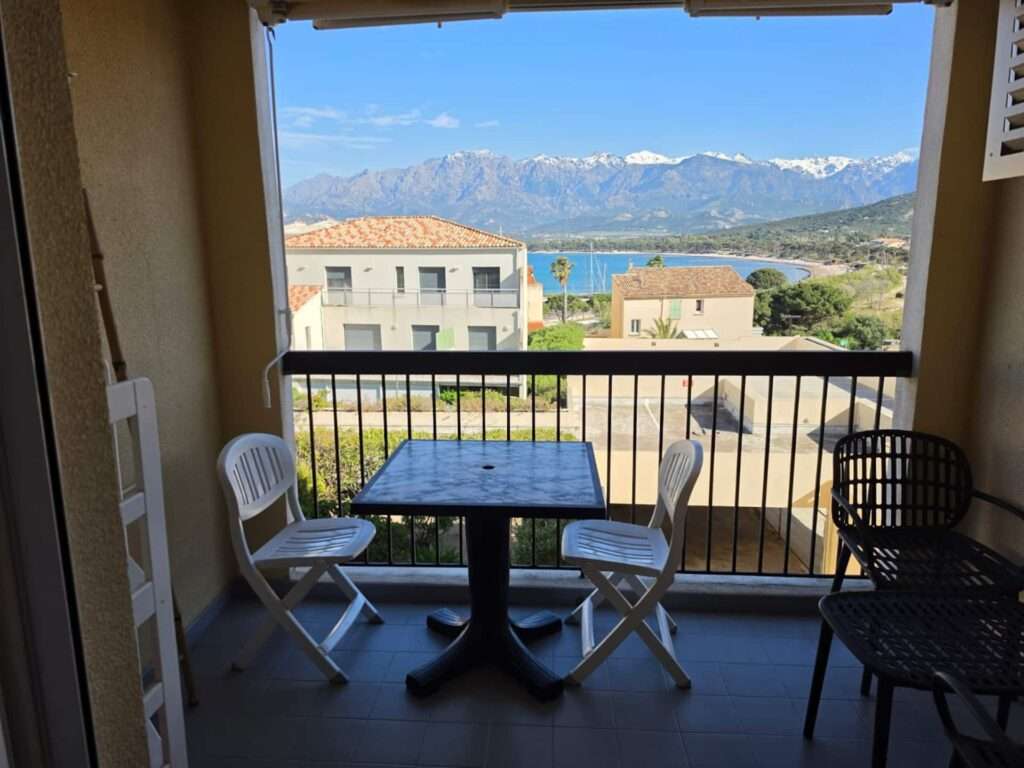 Studio dans le centre de Calvi avec terrasse et vue mer — photo 4