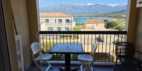 Studio dans le centre de Calvi avec terrasse et vue mer