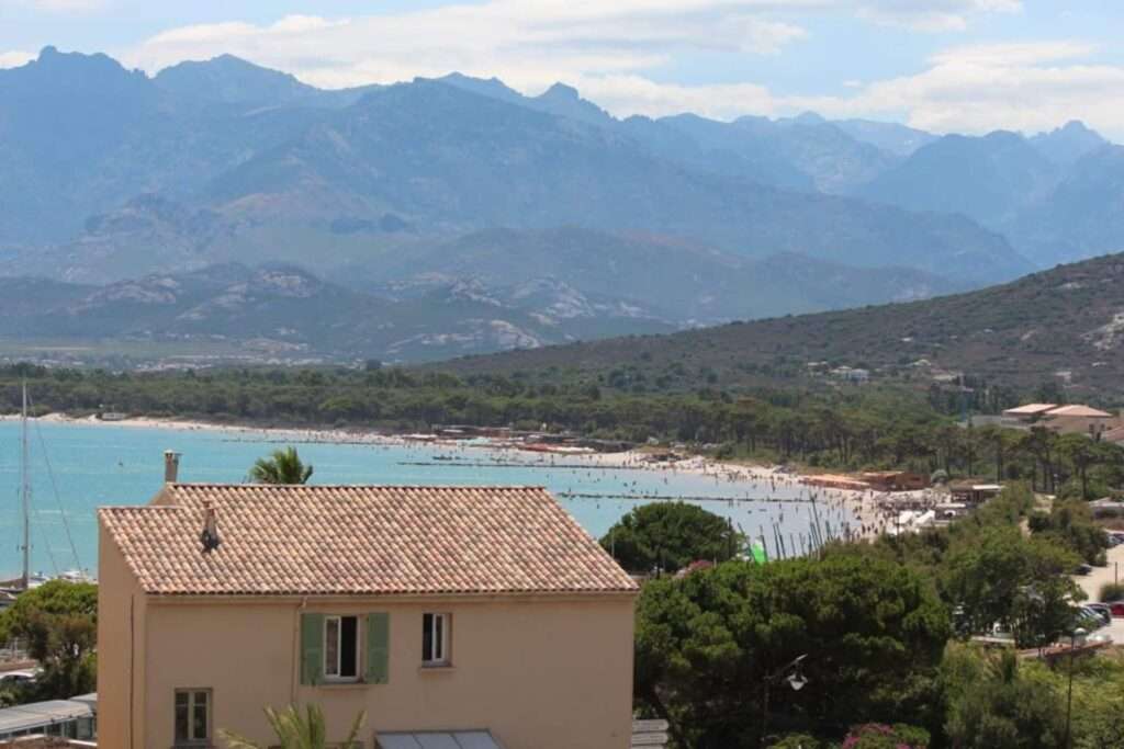 Studio dans le centre de Calvi avec terrasse et vue mer — photo 2