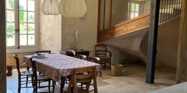 Partie de gentilhommière du XVIIe siècle en Périgord Vert – charme, grands volumes et nature préservée