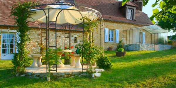 Proche de Sarlat, Maison au calme au vert au cœur du Périgord Noir