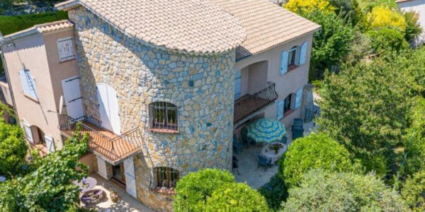 Appartement meublé à louer dans les Alpes-Maritimes à proximité de Cannes et Antibes